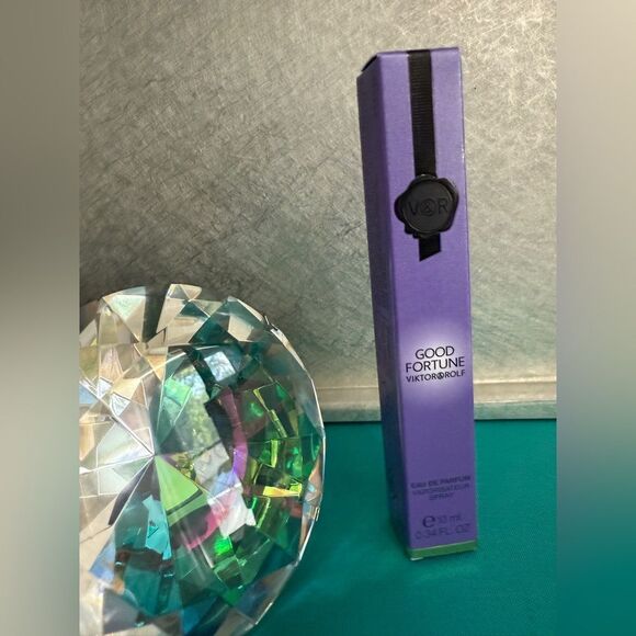 Viktor & Rolf Good Fortune Eau de Parfum – Travel Spray 10ml - Picture 7 of 17